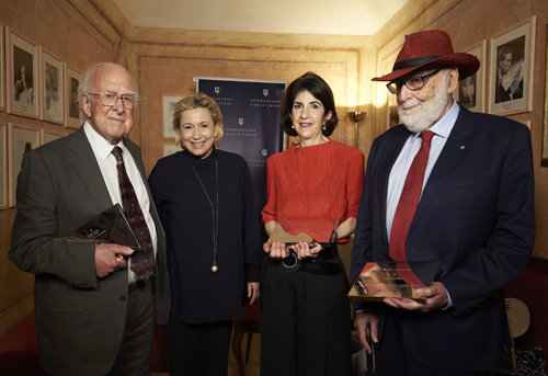 Peter Higgs, Maria Teresa Venturini Fendi, Fabiola Gianotti e Francois Englert_Premio Carla Fendi©TrabalzaJin