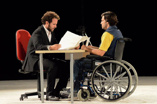 La rivoluzione delle sedie, lo spettacolo all’OFF/OFF Theatre di Roma