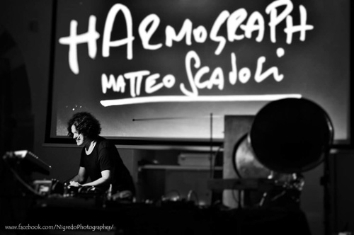 Le 100 percussioni, Harmograph di Matteo Scaioli