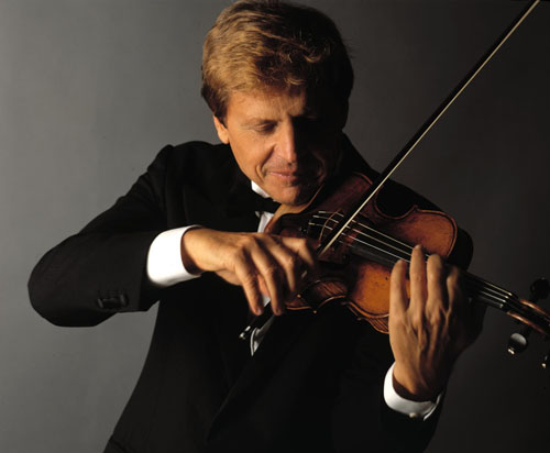 Il violinista Uto Ughi in concerto a Ferrara con il Maestro Alessandro Specchi