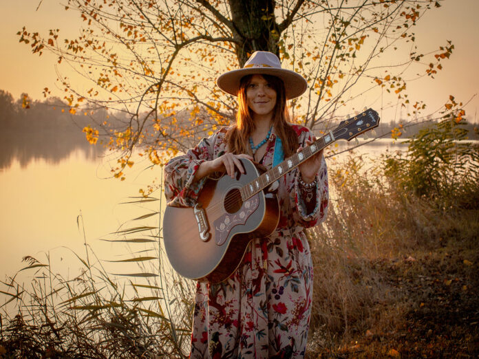 BUON COMPLEANNO A ‘LIFE’, L’ALBUM DI ELLEN RIVER